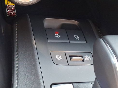 Used 2024 Toyota Venza LE image 24