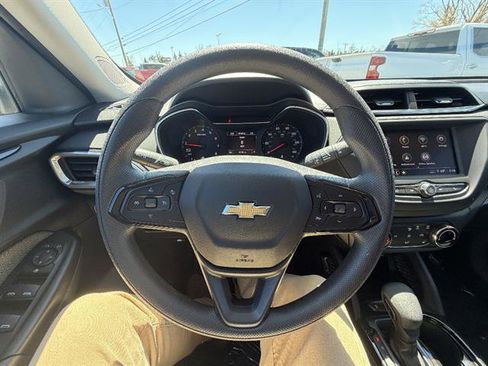Used 2023 Chevrolet TrailBlazer LT FWD image 28