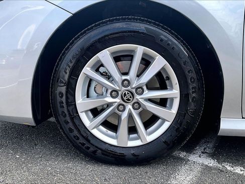 Used 2025 Toyota Camry LE w/ Convenience Package image 9