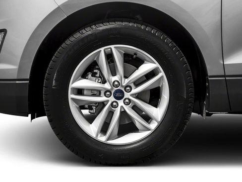 Used 2018 Ford Edge Titanium FWD image 32