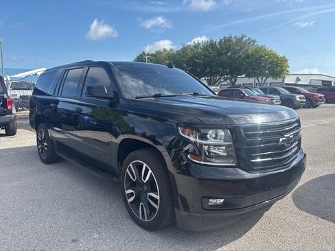 Used 2020 Chevrolet Suburban Premier RWD image 3