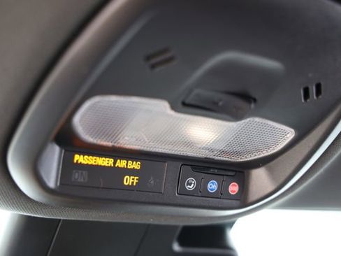 Used 2024 Chevrolet Trax RS FWD image 23