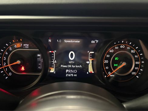 Used 2024 Jeep Wrangler Unlimited Rubicon AWD/4WD image 30