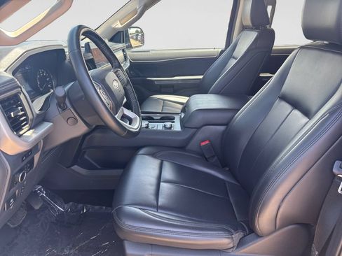 Used 2024 Ford Expedition XLT AWD/4WD image 12