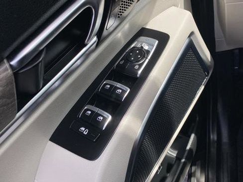 Certified 2022 Kia Telluride SX w/ Towing Package FWD image 22
