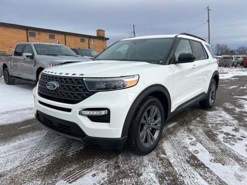 Certified 2023 Ford Explorer XLT w/ Equipment Group 202A image 31