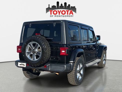 Used 2019 Jeep Wrangler Unlimited Sahara image 3