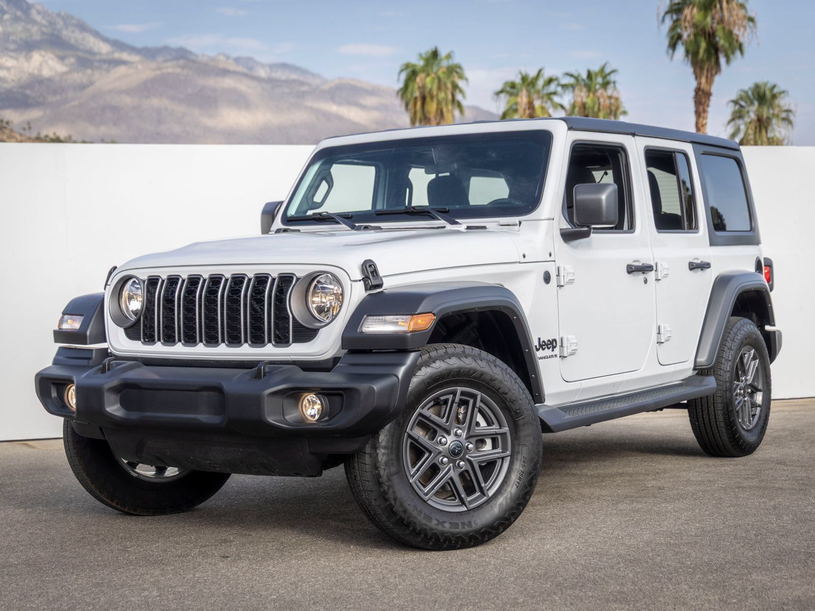 Used 2025 Jeep Wrangler Unlimited Sport AWD/4WD image 1