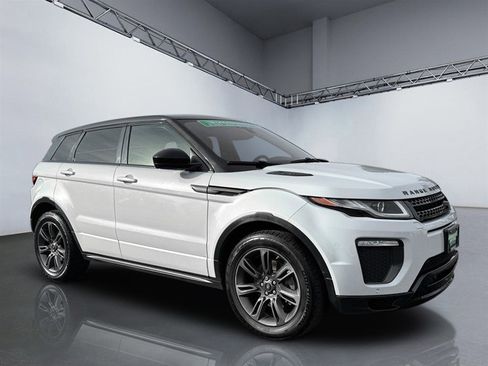 Used 2018 Land Rover Range Rover Evoque Landmark Edition image 8