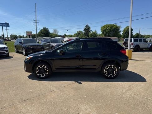 Used 2017 Subaru Crosstrek 2.0i Premium w/ Moonroof Package AWD/4WD image 4