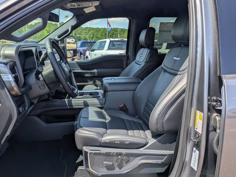 New 2026 Ford F250 Platinum w/ FX4 Off-Road Package AWD/4WD image 8