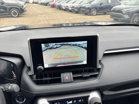 Used 2025 Toyota RAV4 XLE image 17