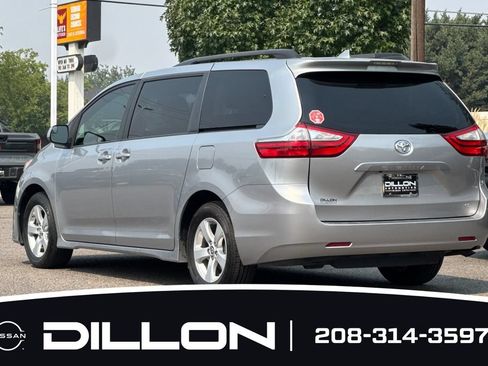 Used 2018 Toyota Sienna LE FWD image 6