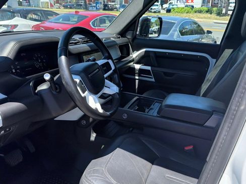 Used 2020 Land Rover Defender 110 SE AWD/4WD image 9