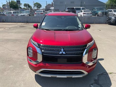 Used 2023 Mitsubishi Outlander ES AWD/4WD image 3