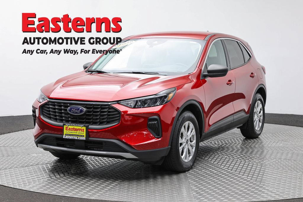 Used 2023 Ford Escape Active AWD/4WD image 1