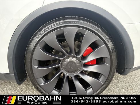 Used 2024 Tesla Model Y Performance image 31