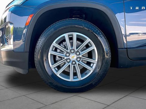 Used 2023 Chevrolet Traverse LT FWD image 11