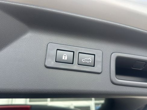 Certified 2025 Subaru Forester Premium AWD/4WD image 26