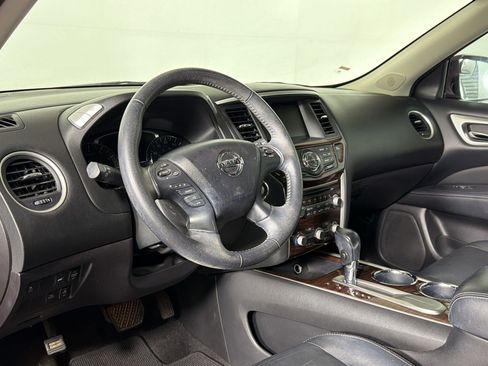 Used 2013 Nissan Pathfinder SL w/ SL Premium Pkg FWD image 3