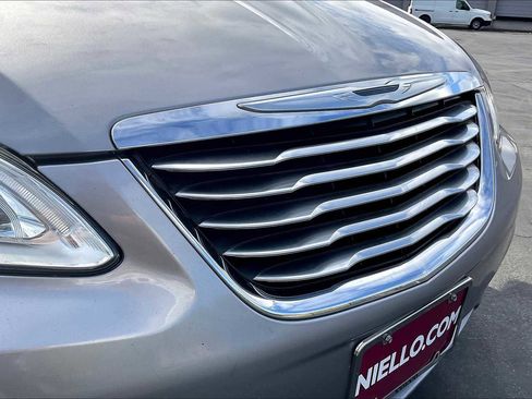 Used 2013 Chrysler 200 Touring image 31