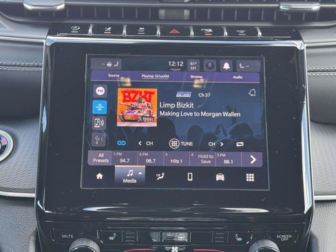 New 2025 Jeep Grand Cherokee Laredo X w/ Luxury Tech Group I AWD/4WD image 3