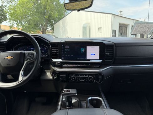 Used 2023 Chevrolet Silverado 1500 LTZ w/ LTZ Premium Package AWD/4WD image 19