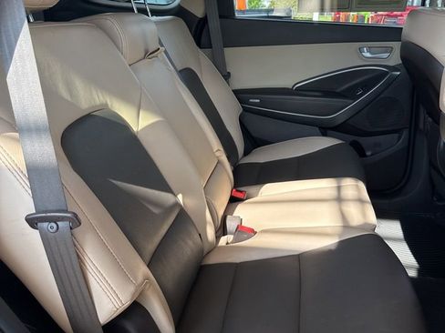 Used 2014 Hyundai Santa Fe GLS image 31