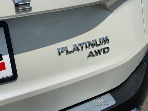 Certified 2023 Nissan Rogue Platinum w/ Platinum Premium Package AWD/4WD image 35