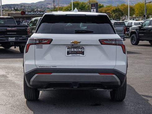 Used 2025 Chevrolet Equinox LT AWD/4WD image 4