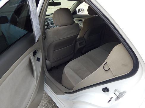 Used 2007 Toyota Camry LE image 11