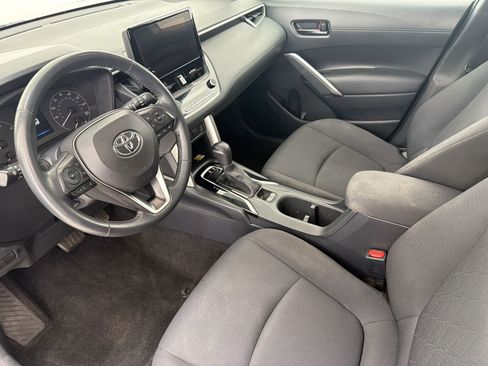 Used 2023 Toyota Corolla Cross LE FWD image 4