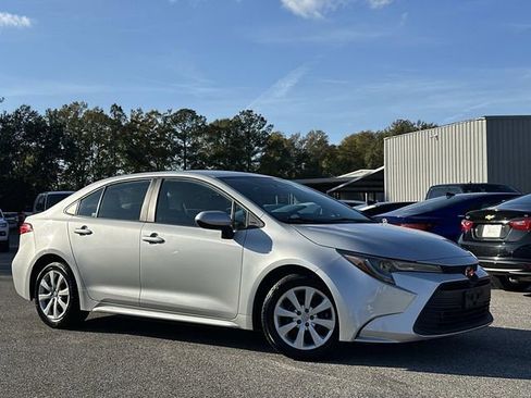 Used 2023 Toyota Corolla LE image 8