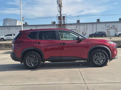 Used 2022 Nissan Rogue S FWD image 7