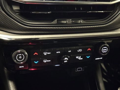 Used 2022 Jeep Compass Trailhawk w/ Trailhawk Convenience Group image 19