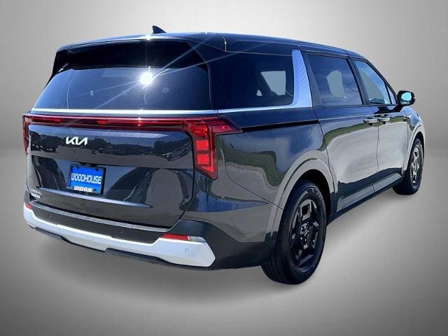 Used 2025 Kia Carnival FWD image 4