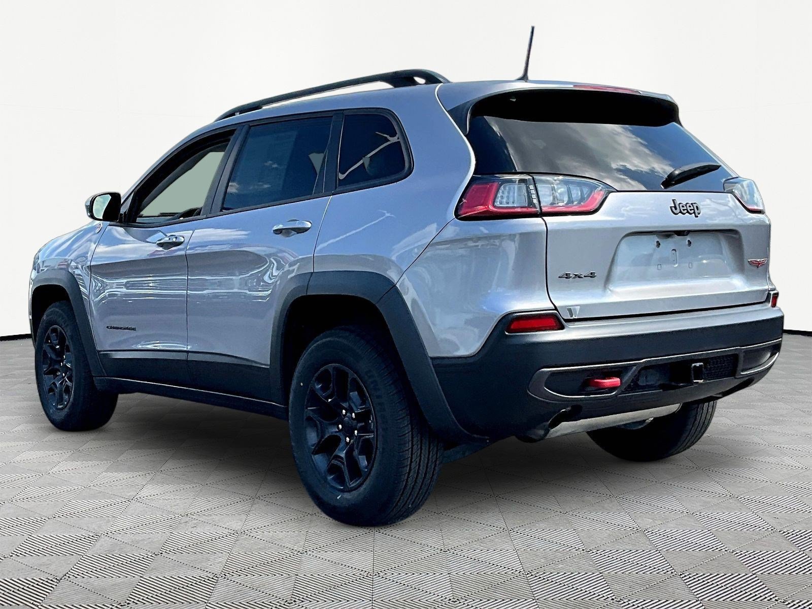 Used 2022 Jeep Cherokee Trailhawk w/ Trailer Tow Group AWD/4WD image 4