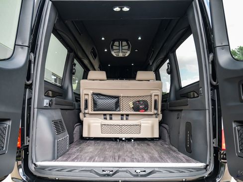 Used 2025 Mercedes-Benz Sprinter 2500 image 73