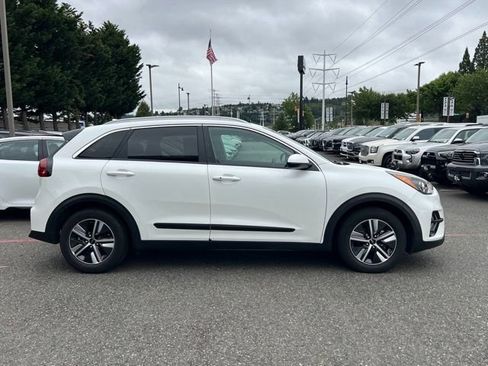 Used 2022 Kia Niro LXS w/ Digital Cluster Package FWD image 6