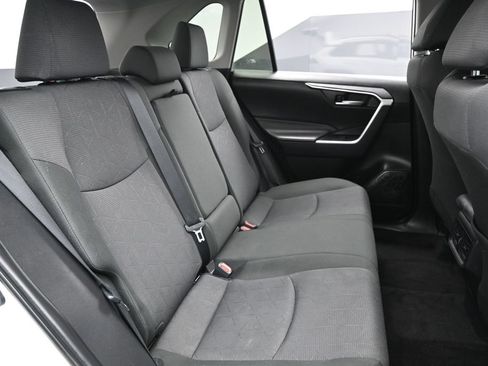 Used 2025 Toyota RAV4 XLE AWD/4WD image 30
