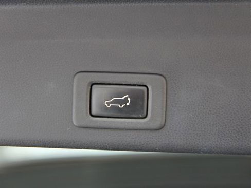 Used 2019 Subaru Ascent Premium image 35