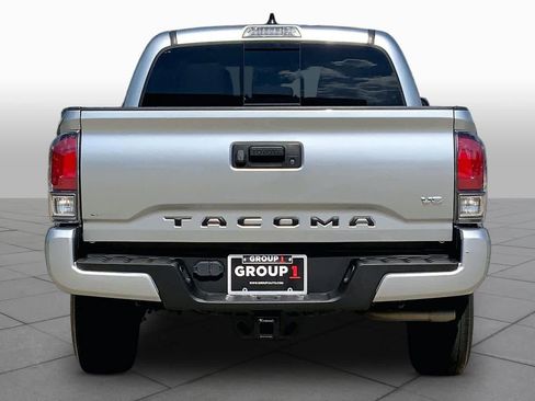 Used 2022 Toyota Tacoma SR5 w/ Technology Package RWD image 5
