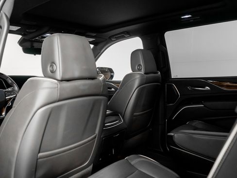 Used 2024 Cadillac Escalade ESV Premium Luxury image 37