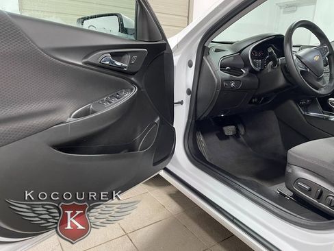 Used 2023 Chevrolet Malibu LT image 10