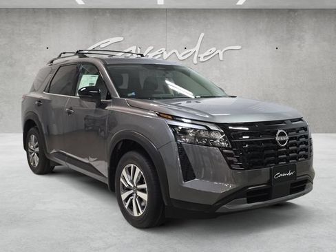 New 2026 Nissan Pathfinder SL FWD image 2