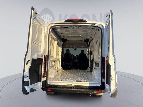 Used 2023 Ford Transit 250 Base image 23