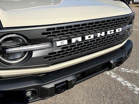 New 2025 Ford Bronco Badlands image 34