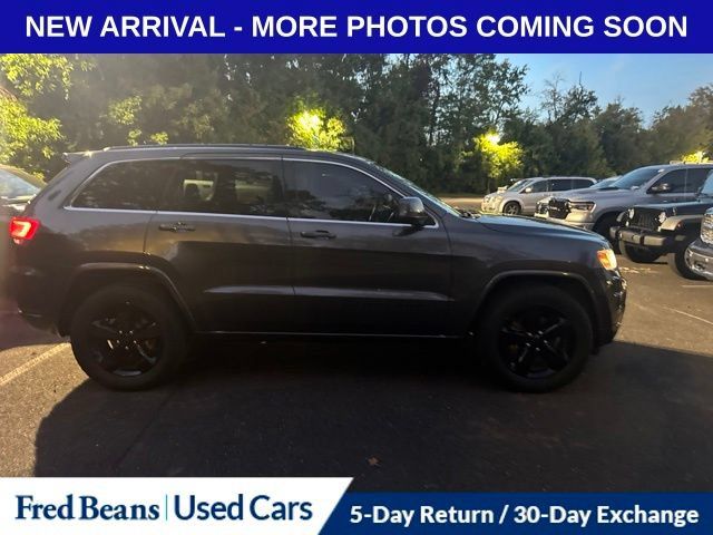Used 2015 Jeep Grand Cherokee Altitude AWD/4WD image 2