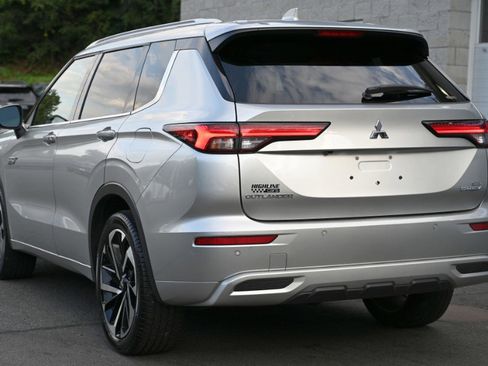 Used 2023 Mitsubishi Outlander SEL image 6