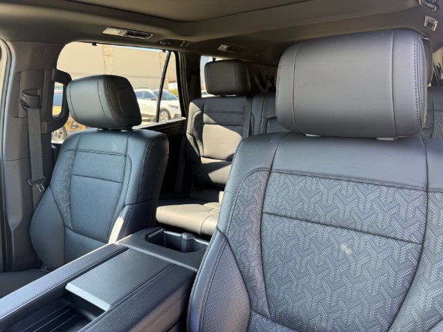 Used 2025 Toyota Sequoia Limited w/ Tow Technology Package AWD/4WD image 10